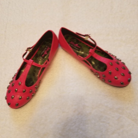 Sold Out - Picture 2 of 6